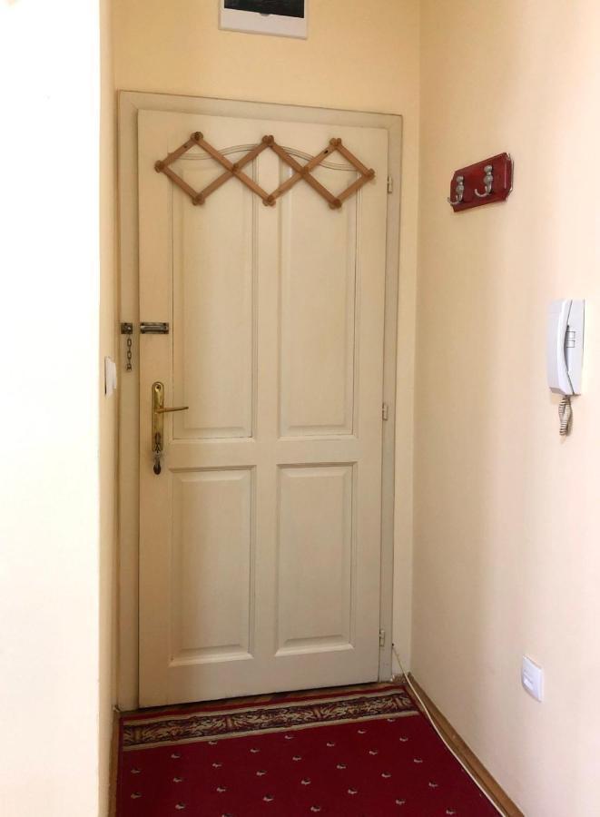 Kraguj Apartments 1 クラグイェヴァツ エクステリア 写真