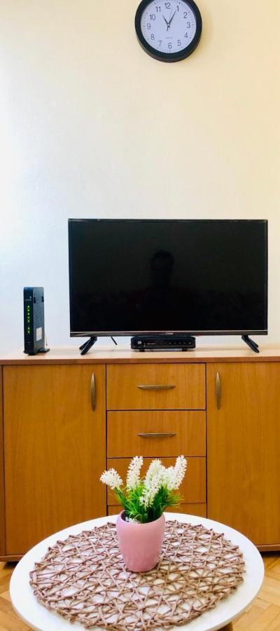 Kraguj Apartments 1 クラグイェヴァツ エクステリア 写真